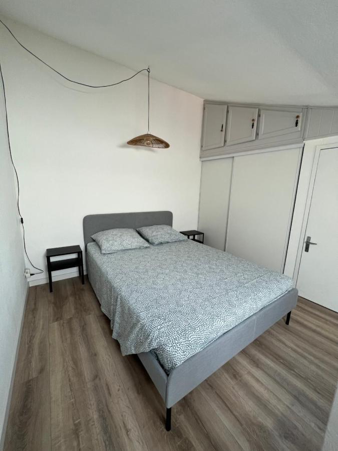 Petite Maison De Vacances Au Bord De L'Eau 勒卡特 外观 照片